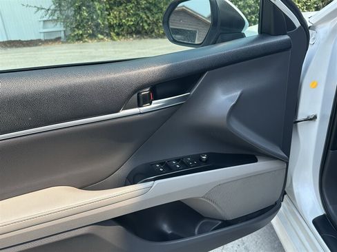 Used 2020 Toyota Camry XLE w/ Carpet Mat Package FWD image 43