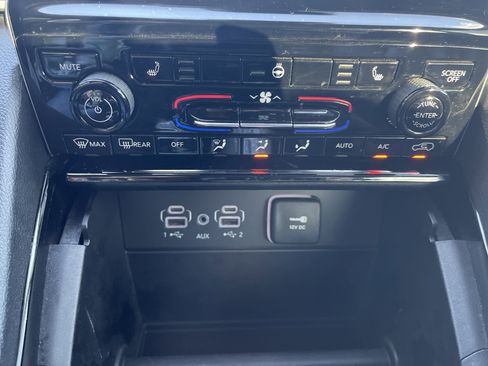 Used 2023 Jeep Grand Cherokee L Limited w/ Black Appearance Package image 29