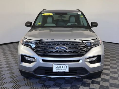 Used 2021 Ford Explorer XLT w/ Equipment Group 202A AWD/4WD image 3