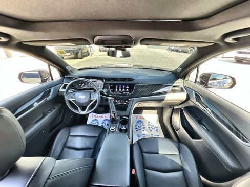 Used 2025 Cadillac XT6 Premium Luxury image 21