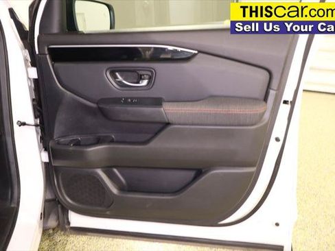Used 2025 Honda Pilot Sport image 36
