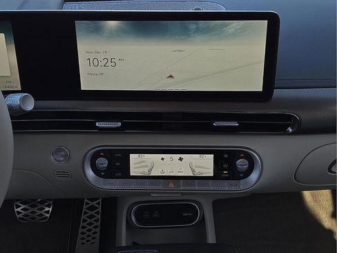 Used 2023 Genesis GV60 Performance image 12