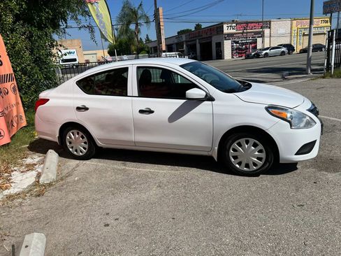 Used 2019 Nissan Versa SV FWD image 4