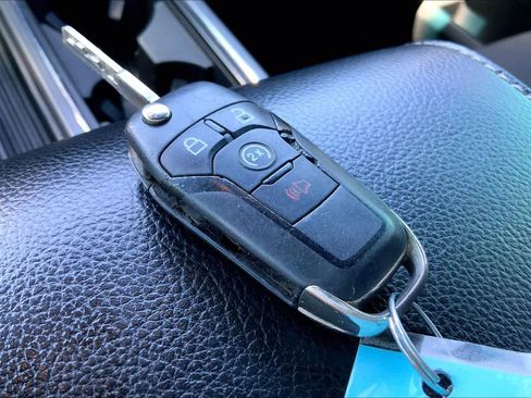 Used 2017 Ford F150 XLT w/ Equipment Group 302A Luxury AWD/4WD image 15