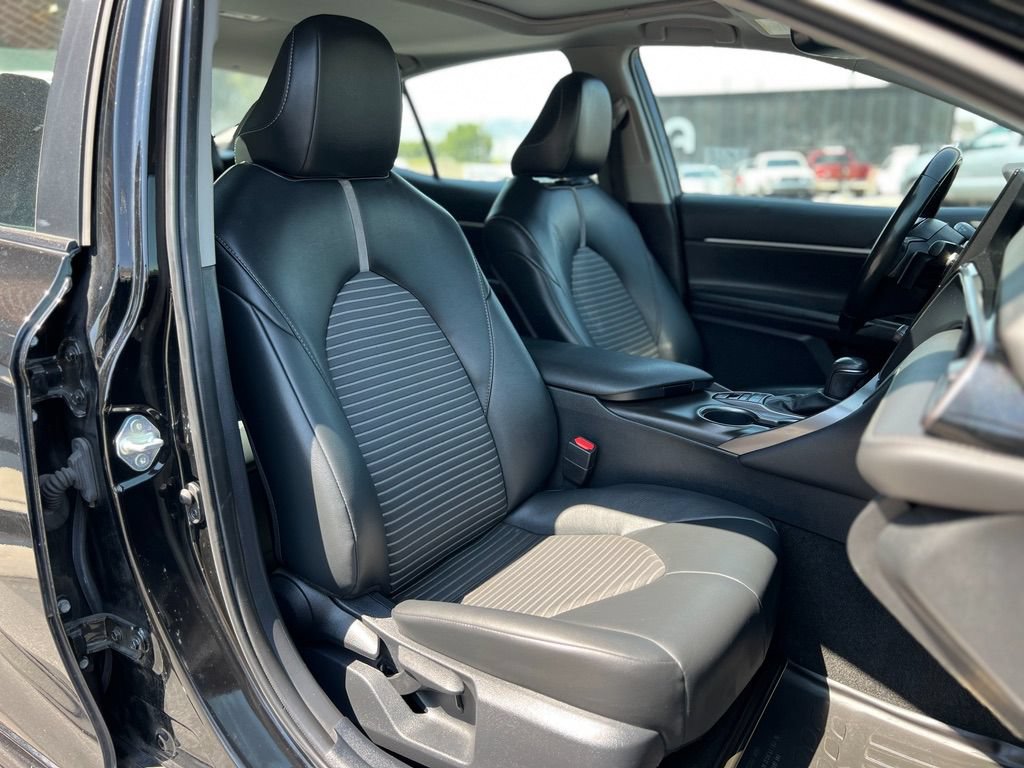 Used 2023 Toyota Camry SE w/ Audio Upgrade Package FWD image 23