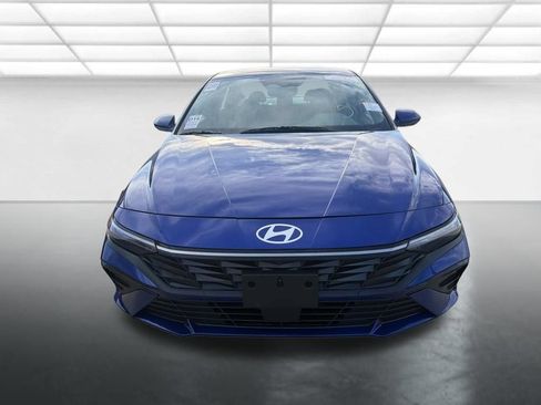 Used 2025 Hyundai Elantra SEL FWD image 6
