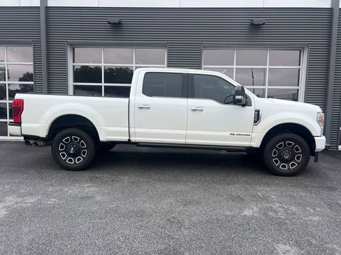 Used 2021 Ford F250 Platinum w/ FX4 Off-Road Package image 4