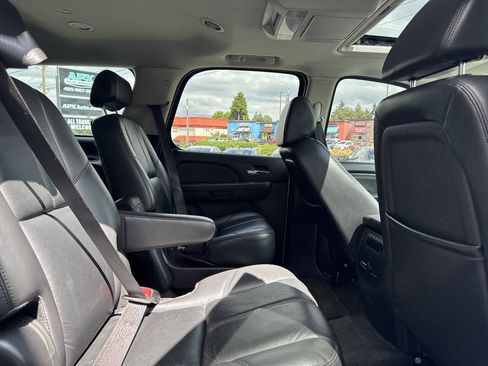 Used 2008 Chevrolet Tahoe LTZ w/ LTZ Preferred Equipment Group AWD/4WD image 18