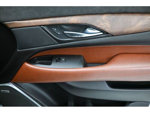 Used 2020 Cadillac Escalade Luxury image 17