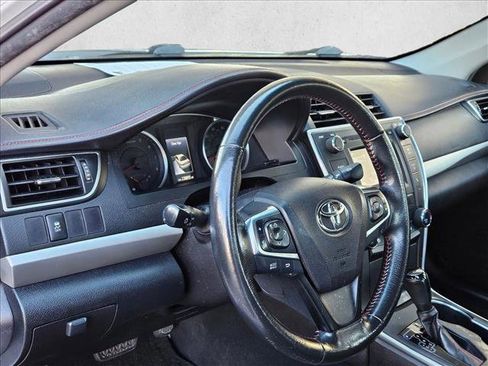 Used 2015 Toyota Camry SE image 12