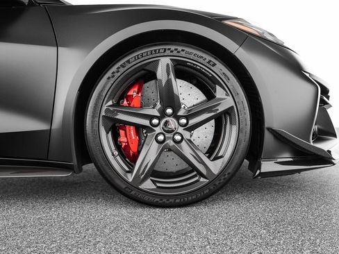 Used 2024 Chevrolet Corvette Z06 w/ Z07 Performance Package RWD image 35