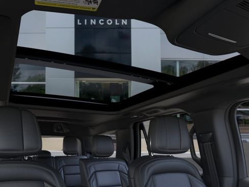 New 2025 Lincoln Navigator Reserve w/ Jet Appearance Package AWD/4WD image 22