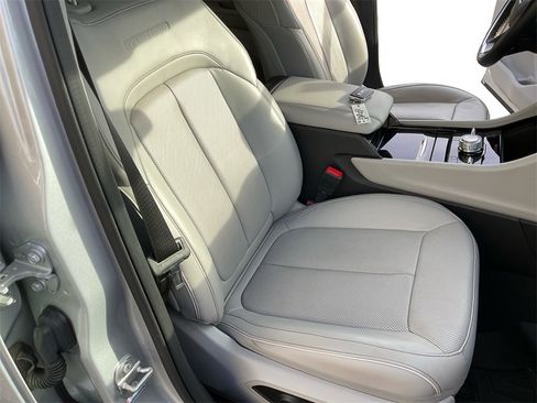 Used 2022 Jeep Grand Cherokee L Overland image 29