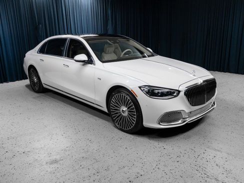 Used 2024 Mercedes-Benz Maybach S 680 4MATIC image 3