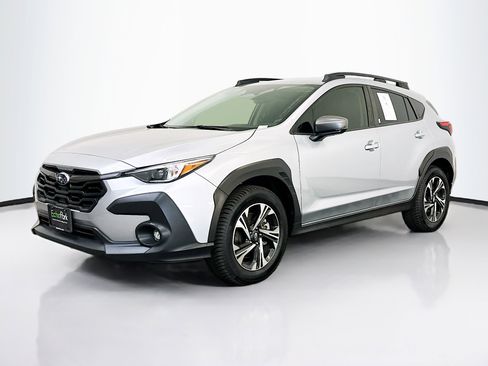 Used 2024 Subaru Crosstrek 2.0i Premium w/ Crosstrek Mirror Package AWD/4WD image 3