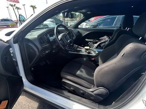 Used 2022 Dodge Challenger GT RWD image 2