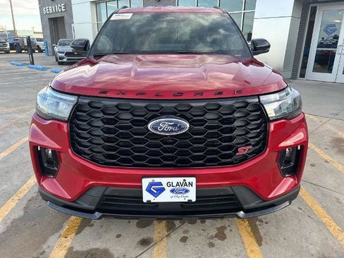 Certified 2025 Ford Explorer ST RWD image 8