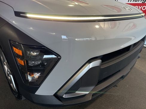 Used 2024 Hyundai Kona SE image 11