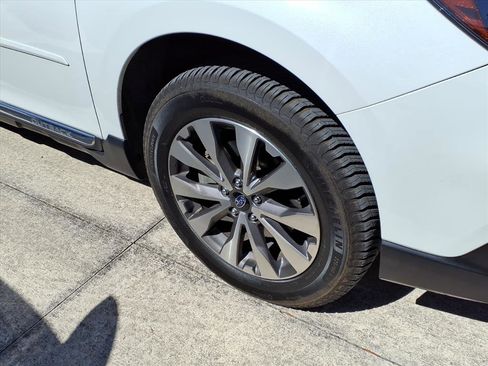 Used 2019 Subaru Outback 3.6R Touring image 8