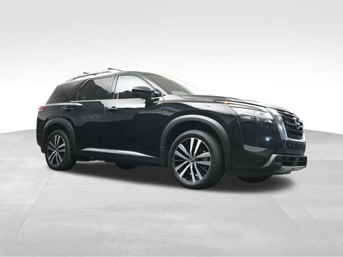 Used 2024 Nissan Pathfinder Platinum FWD image 16