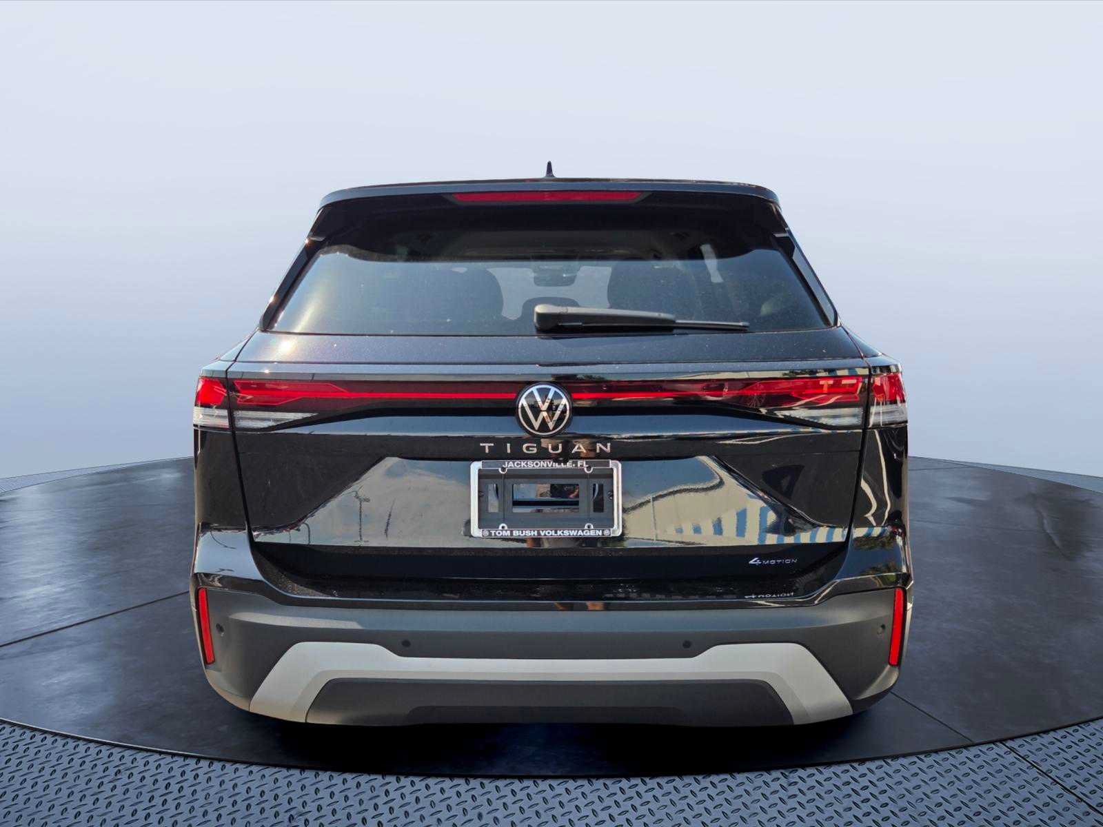Used 2026 Volkswagen Tiguan S w/ 18" Wheel Package AWD/4WD image 5