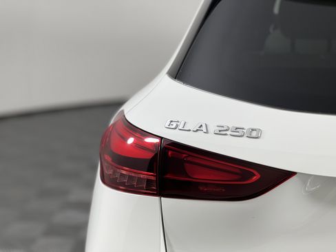 Used 2026 Mercedes-Benz GLA 250 4MATIC image 12