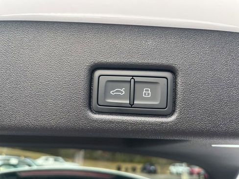 New 2025 Audi Q5 Premium image 24