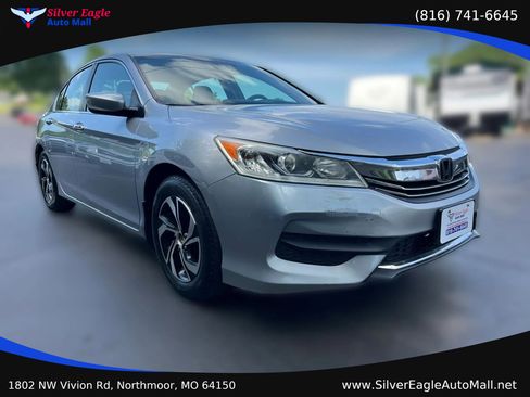 Used 2016 Honda Accord LX image 3