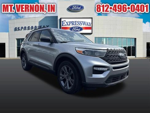 Used 2024 Ford Explorer XLT w/ Equipment Group 202A AWD/4WD image 3