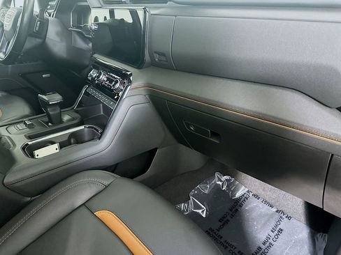 Used 2025 GMC Sierra 1500 AT4 w/ AT4 Premium Package image 31