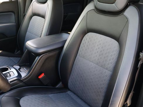 Used 2020 Chevrolet Colorado Z71 RWD image 14