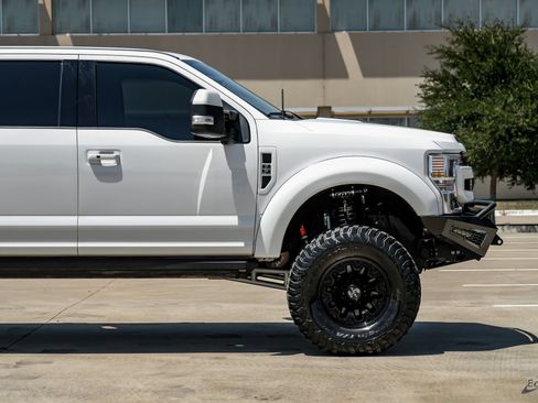 Used 2022 Ford F250 Lariat w/ Lariat Ultimate Package AWD/4WD image 25