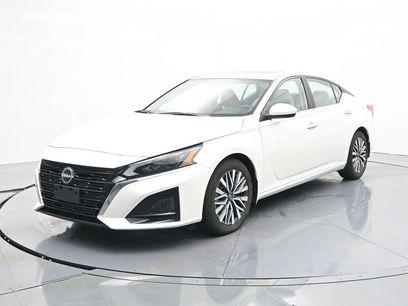 Used 2023 Nissan Altima 2.5 SV w/ SV Premium Package