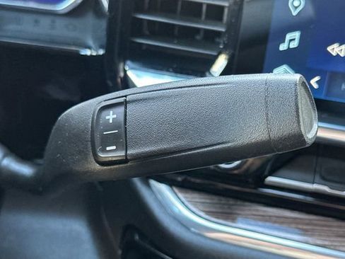 Used 2024 Chevrolet Silverado 2500 LT image 20