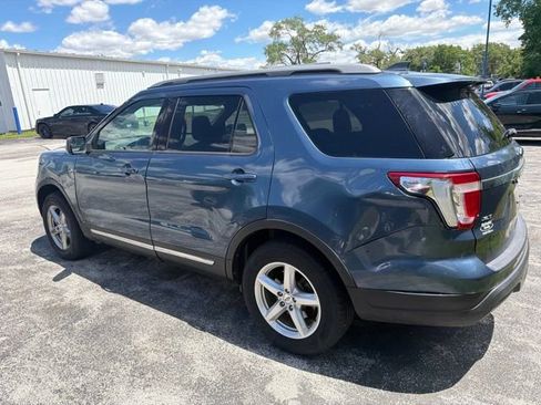 Used 2019 Ford Explorer XLT FWD image 17