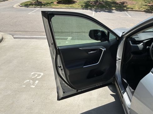 Used 2025 Toyota RAV4 XLE w/ Convenience Package image 14