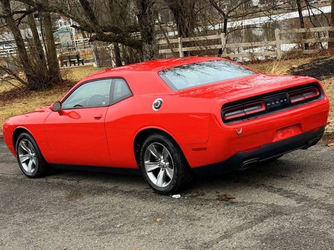Used 2015 Dodge Challenger SXT RWD image 23