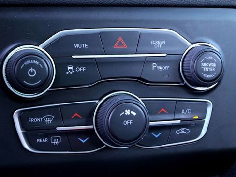 Used 2023 Dodge Charger SXT image 18