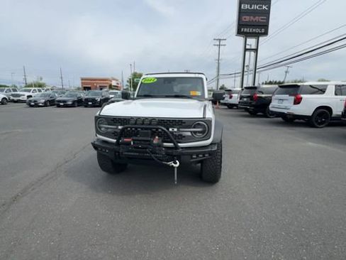 Used 2022 Ford Bronco Badlands w/ Sasquatch Package AWD/4WD image 3