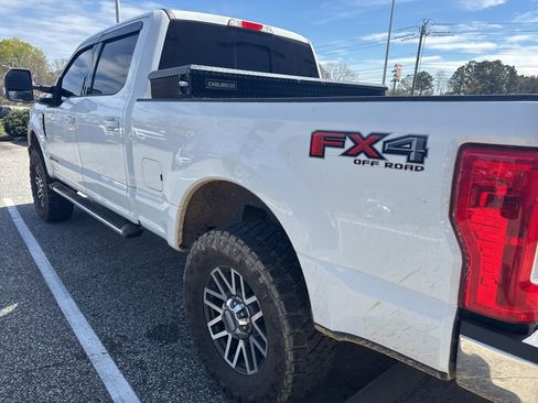 Used 2017 Ford F250 Lariat w/ Lariat Ultimate Package image 13