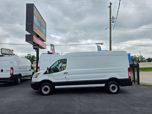 Used 2019 Ford Transit 250 148 Medium Roof RWD image 4