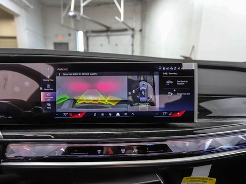 New 2026 BMW 740i xDrive w/ Premium Package image 18