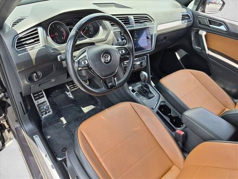 Used 2018 Volkswagen Tiguan SEL w/ R-Line Package FWD image 10