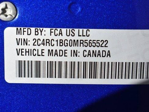 Used 2021 Chrysler Pacifica Touring-L w/ Uconnect Theater Family Group FWD image 17
