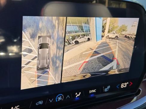 New 2026 Chevrolet Traverse Z71 w/ Driver Confidence Package image 29