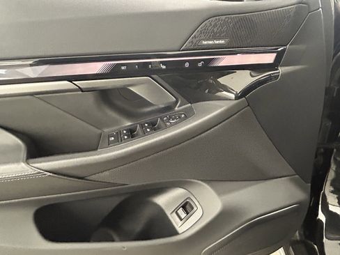 Used 2024 BMW i5 eDrive40i w/ Premium Package image 25