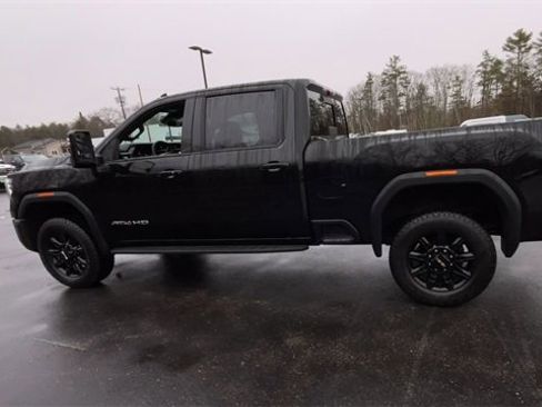 Certified 2025 GMC Sierra 2500 AT4 w/ AT4 Premium Plus Package image 6