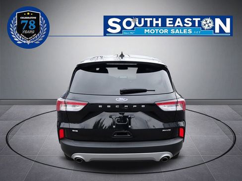 Used 2022 Ford Escape SE image 4