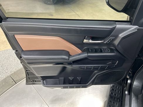 Used 2025 Toyota 4Runner Limited image 12