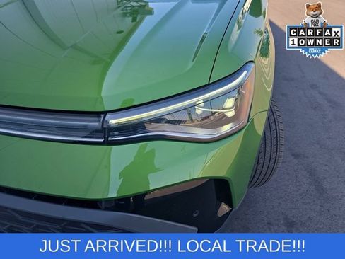 Used 2025 Volkswagen Taos SE FWD image 22